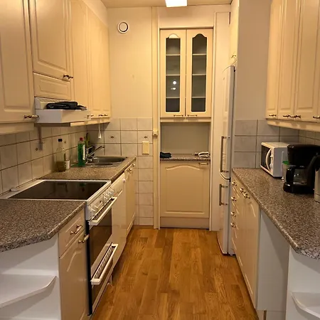 Comfy Bed Near Helsinki-vantaa Airport Privatunterkunft